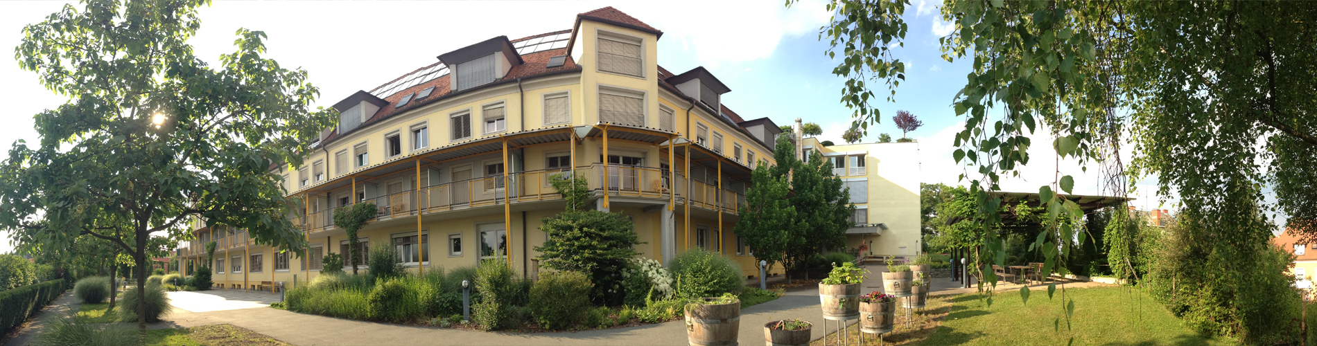 Panoramaansicht Menda Hartberg Seniorenhaus Menda Außenansicht